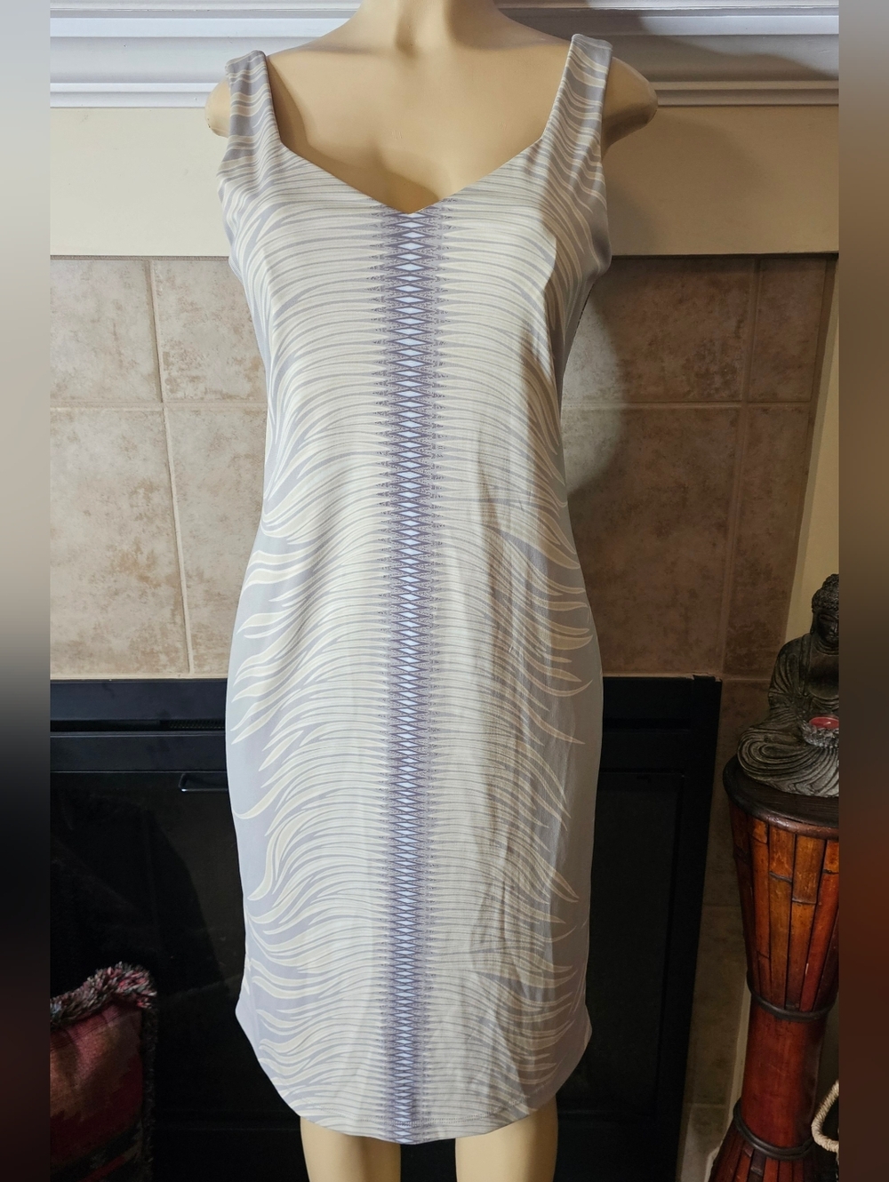 Womens BCBG Maxazaria sleeveless Dress. Size M.